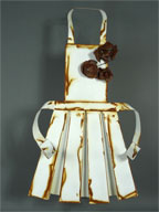 Apron with roses